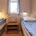 10 Person In Lokken-by Traum