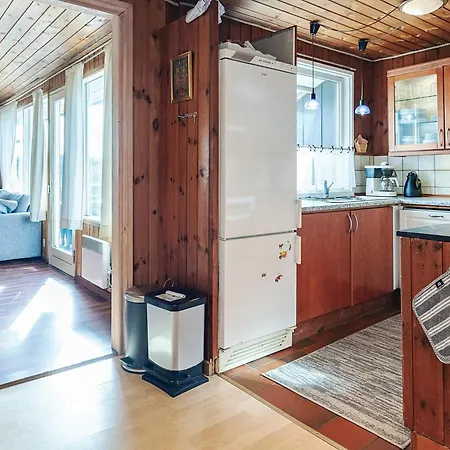 10 Person In Lokken-by Traum
