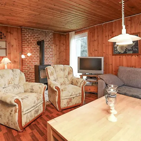 10 Person In Lokken-by Traum