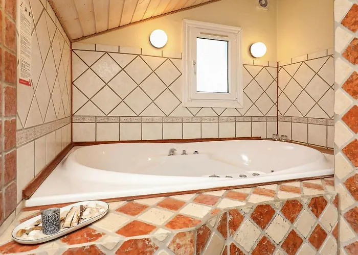 10 Person In Lokken-by Traum * Løkken